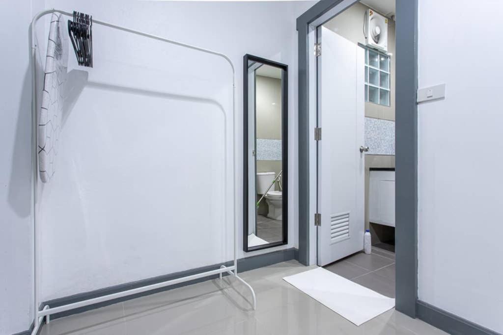 P1 Silom Pan Large Room Full Kitchen Wifi 4-6Pax Бангкок Экстерьер фото