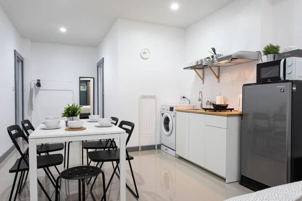 P1 Silom Pan Large Room Full Kitchen Wifi 4-6Pax Бангкок Экстерьер фото